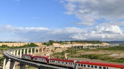 各方点赞蒙内铁路：中国人用两年半帮肯尼亚圆百年梦