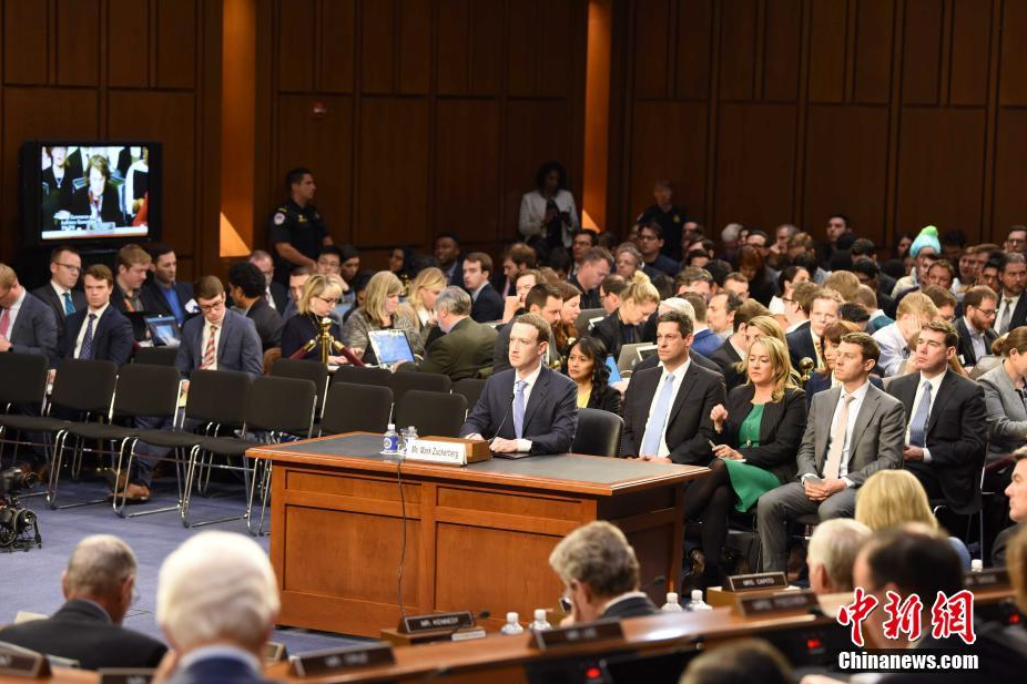 扎克伯格在美国会就脸书数据被滥用道歉