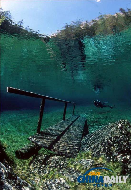 奥地利“水珍珠”：绿湖水下公园
