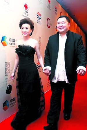 嫁豪门的央视女主播大pk 张蕾青春靓丽