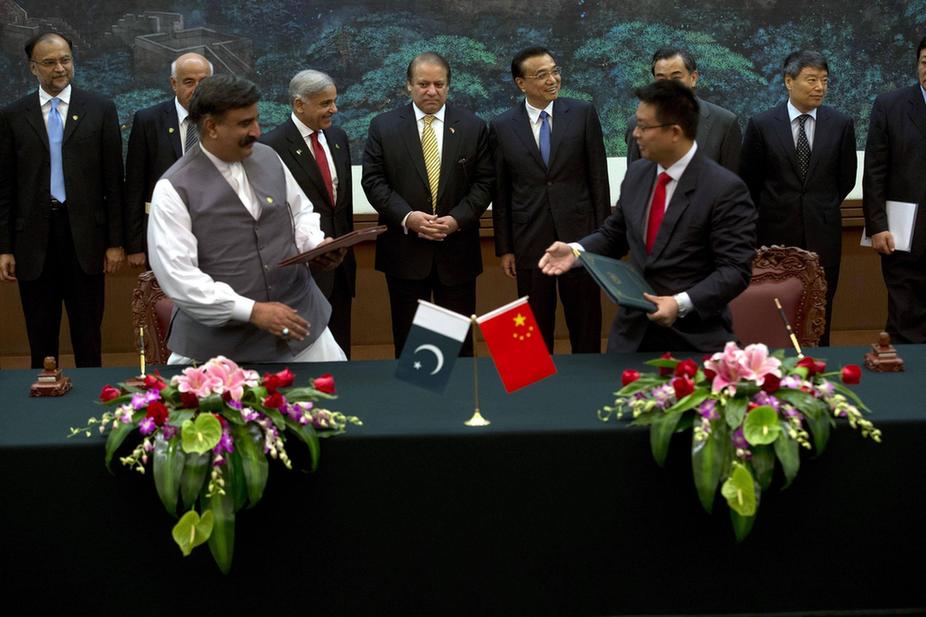 中国巴基斯坦签署合作协议