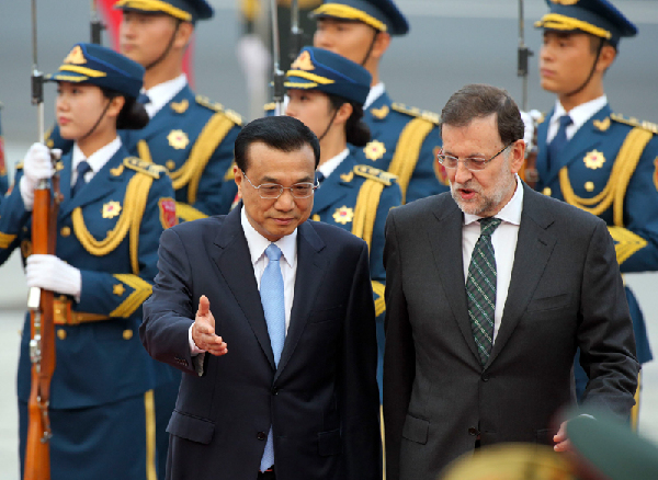李克强举行仪式欢迎西班牙首相拉霍伊访华