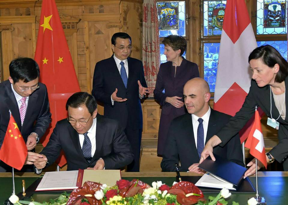李克强：中方欢迎瑞士参与人民币国际化进程