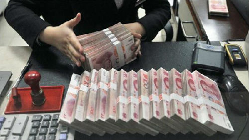 中国打造人民币跨境支付系统 外媒:美元面临危险