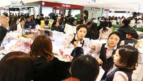 韩媒：中国80后购买力最强大 成韩百货店香馍馍