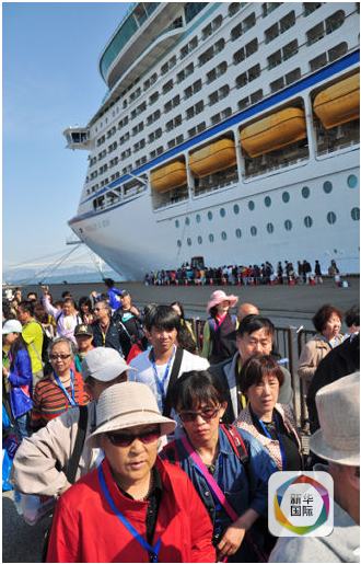 3400名中国游客涌入北海道室兰港 土特产销售一空