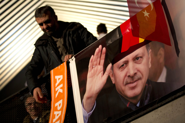 土耳其政局巨变 里拉暴跌4%
