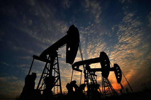 国际油价暴涨超10%：反弹前兆还是“昙花一现”
