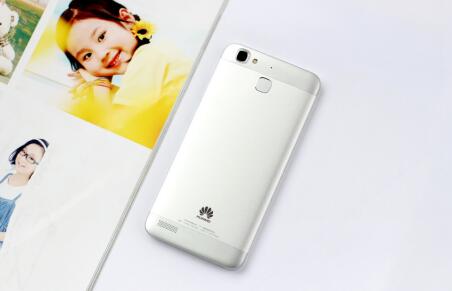 金属质感指纹识别 千元机智选华为畅享5S