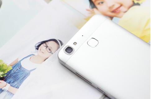 金属质感指纹识别 千元机智选华为畅享5S