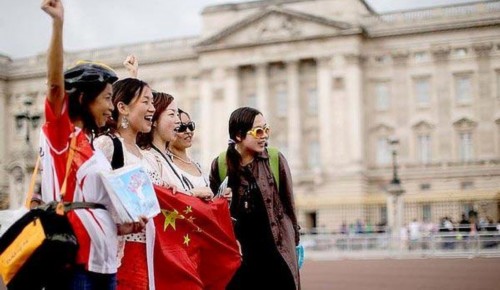 2016年中国出境旅游人次将达1.33亿