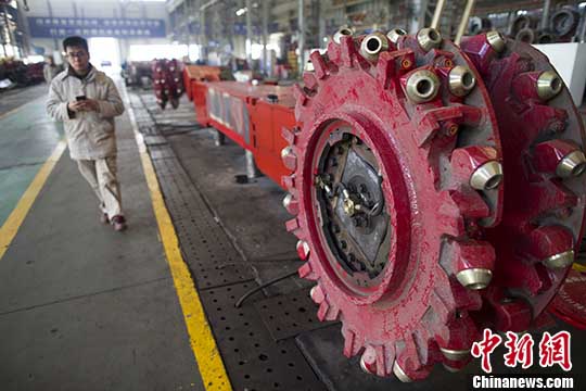 报告称未来5年美国将超越中国成全球第一制造业大国