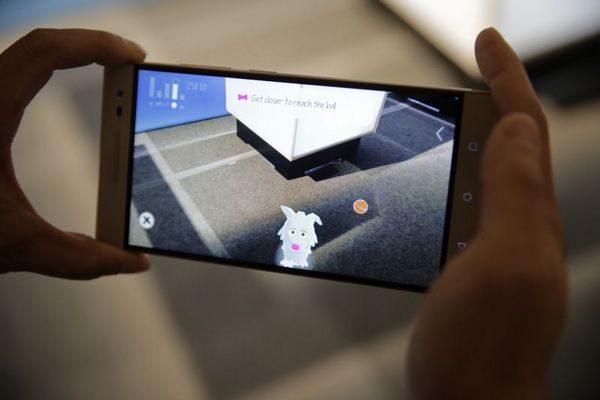 联想联手Google推出新机 可探测房间内实景信息