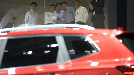 美媒：阿里巴巴携手上汽集团发布互联网汽车荣威RX5