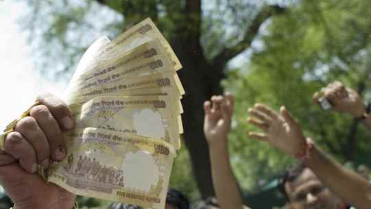 印度宣布废除500和1000卢比的大面值纸币