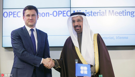 欧佩克与非欧佩克产油国达成2001年来首个联合减产协议