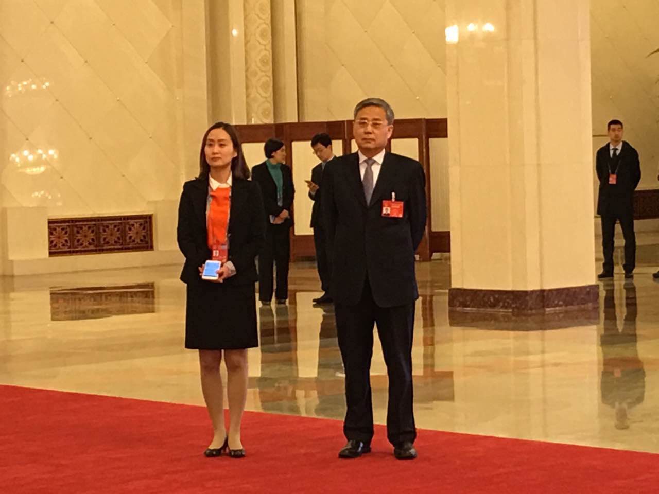 郭树清压轴部长通道：有信心化解银行业风险