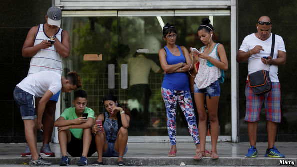 在古巴，想买手机应用得去实体店