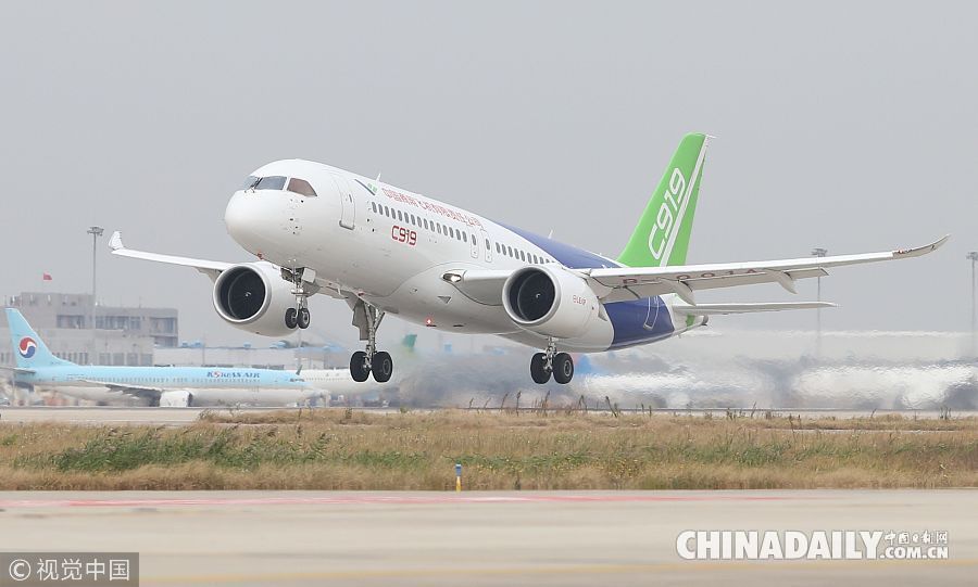 C919首次远距离飞行 从上海浦东基地转场西安阎良