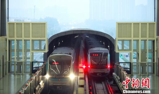 中国城市轨道交通“世界最长” 运营上要下功夫