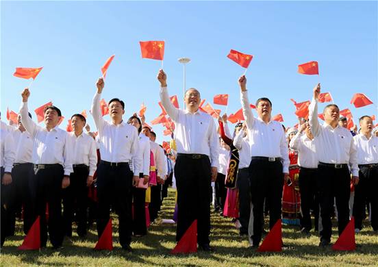 兰考县举办“歌唱祖国——高歌新时代阔步奔小康”大合唱活动