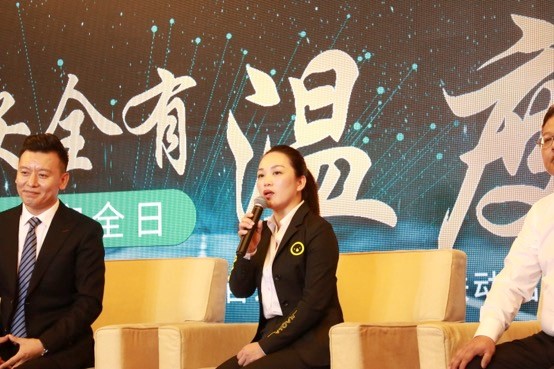 122交通安全日：考啦考啦全国驾校联盟百公里出道礼圆满落幕 邓伦等明星助力传递安全驾驶理念守护交通安全