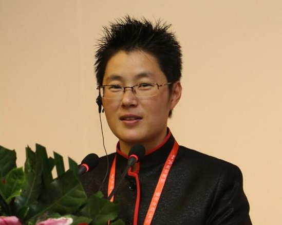 袁一鸣老师参加“发现和分享汽车行业的价值”演讲