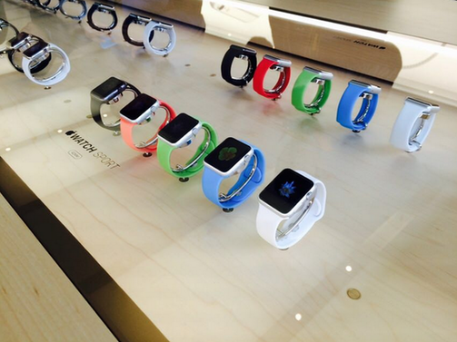 Apple Watch全球预约试戴今启动 众中国果粉赴店“尝鲜”