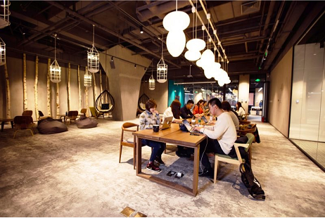 梦想加王晓鲁：从咖啡厅到智慧空间 从“办公共享”到“共享办公”