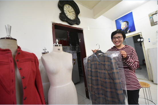 放弃外企高薪 前高考状元陪妻子开淘宝店创业