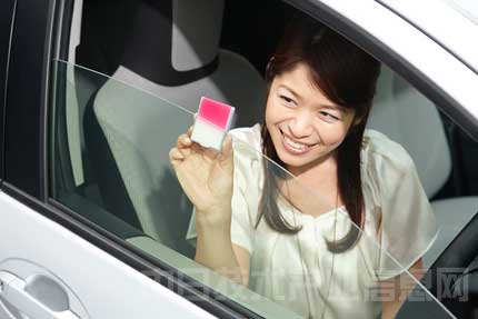 日本旭硝子公司防紫外线汽车窗用玻璃获美国皮肤癌基金会认证