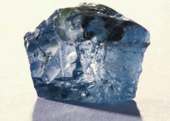 南非惊现罕见蓝色“巨钻” 重达29.6克拉