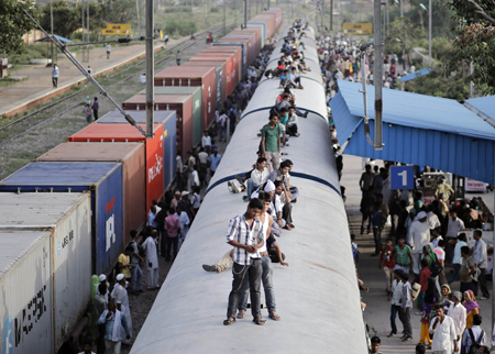 印度拟对私人和外资开放铁路系统