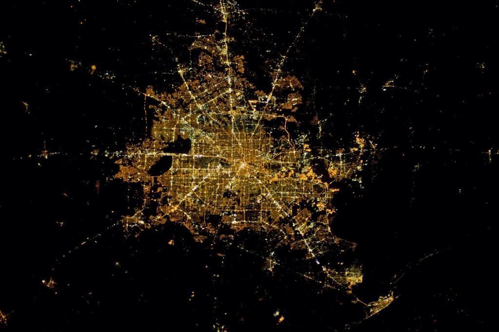国际空间站宇航员分享国际都市美景