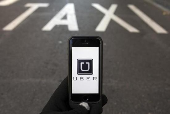 马克隆：应调整出租车法规以适应Uber