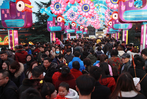 春节全国共接待游客3.44亿人次 旅游总收入达4233亿元